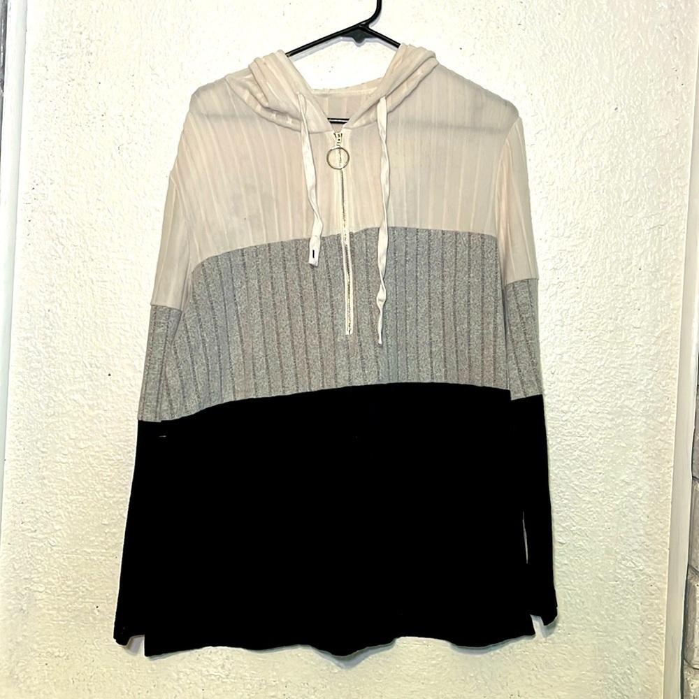 Shein curve black gray, and white zip top hooded sweater size 1XL